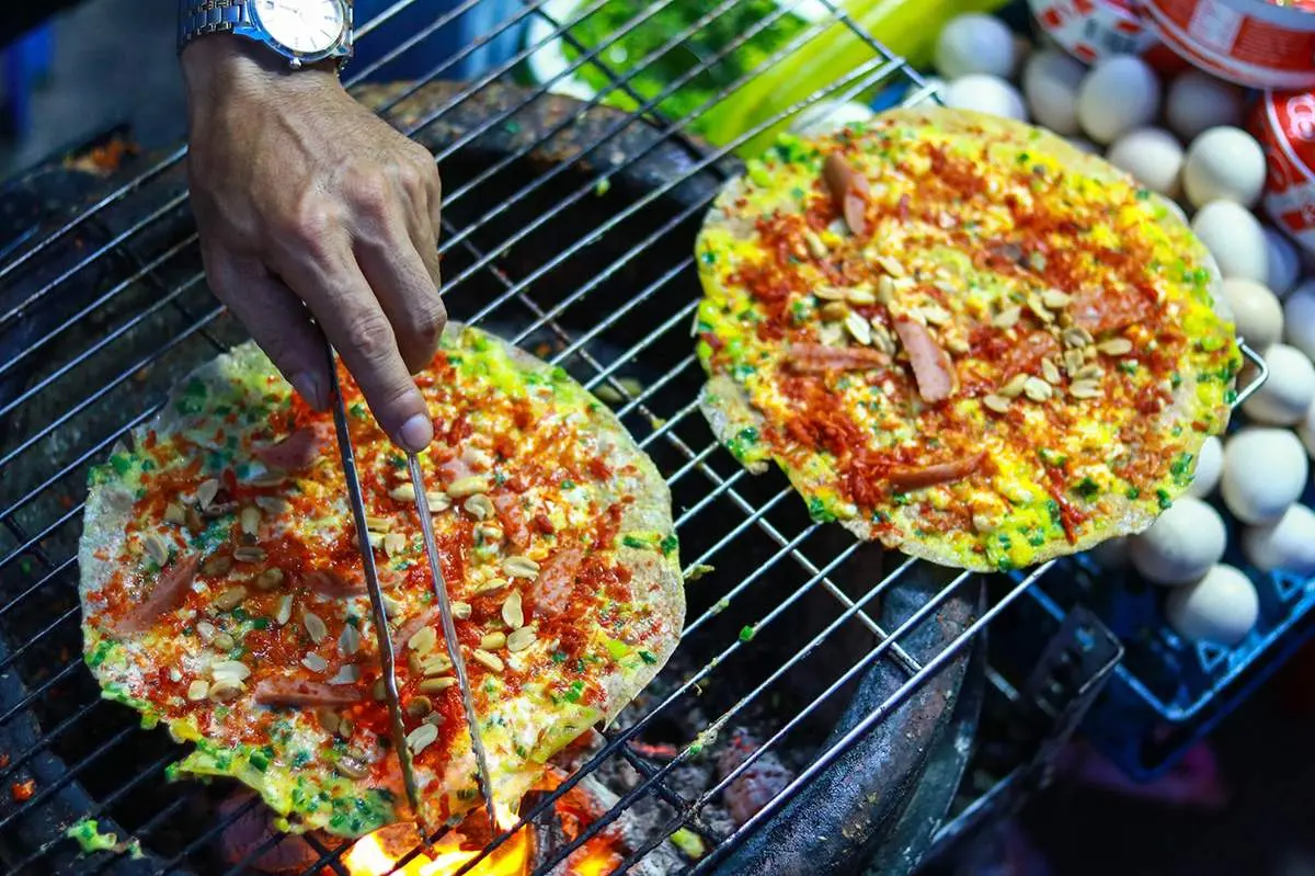 Bỏ túi ngay địa chỉ 10 quán bán bánh tráng nướng ngon xuất sắc giữa lòng Đà Lạt