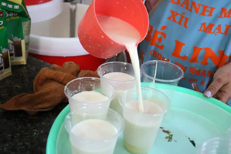 4 qu&aacute;n b&aacute;nh m&igrave; x&iacute;u mại Ho&agrave;ng Diệu ngon nức tiếng, gi&aacute; b&igrave;nh d&acirc;n 3