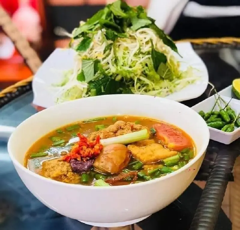 6 qu&aacute;n b&uacute;n ri&ecirc;u si&ecirc;u ngon tại Đ&agrave; Lạt, lu&ocirc;n được l&ograve;ng thực kh&aacute;ch 4