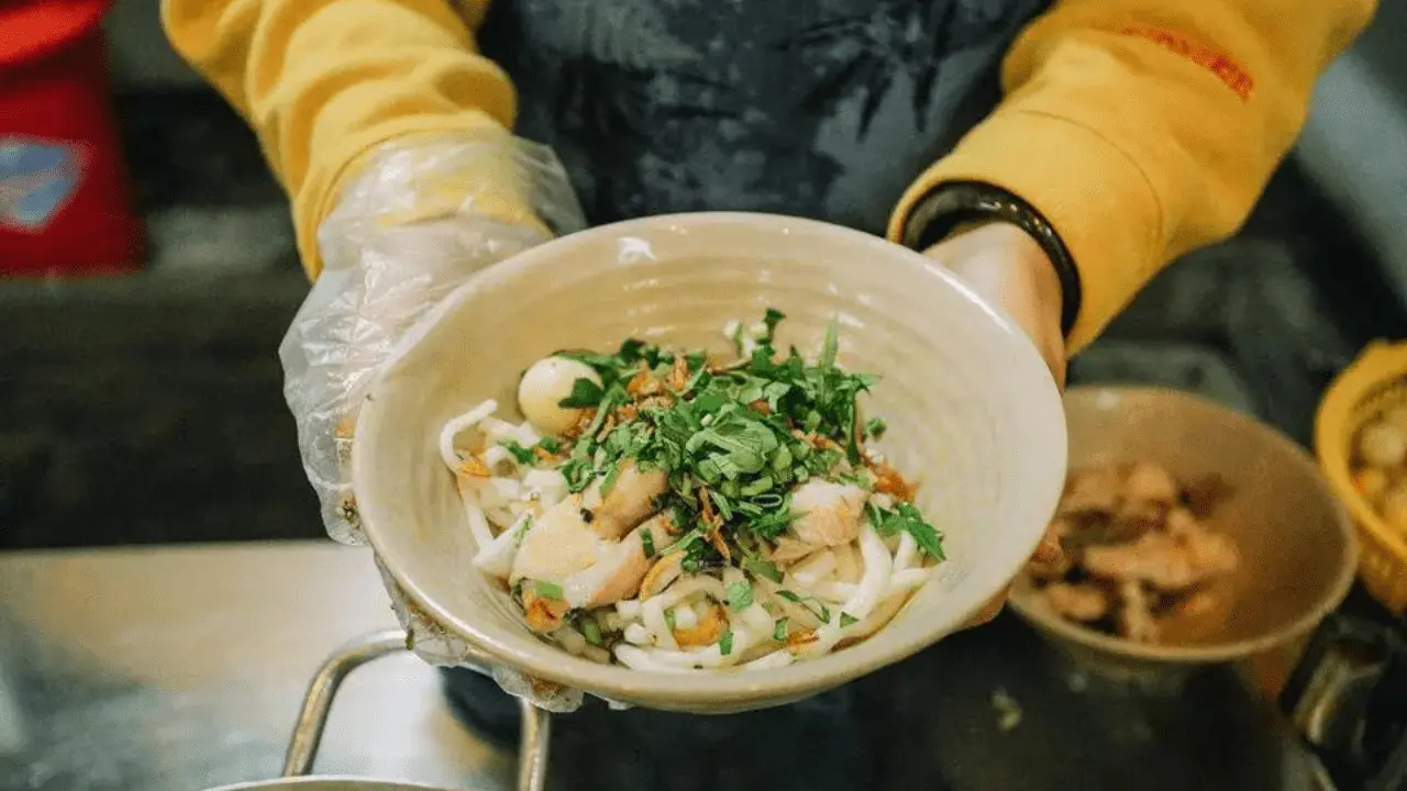 B&aacute;nh canh c&aacute; l&oacute;c - M&oacute;n ăn thổi hồn v&agrave;o tinh hoa ẩm thực Đ&agrave; Lạt 6