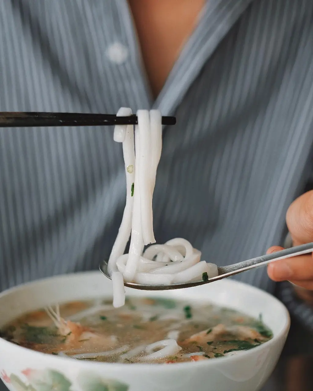 B&aacute;nh canh c&aacute; l&oacute;c - M&oacute;n ăn thổi hồn v&agrave;o tinh hoa ẩm thực Đ&agrave; Lạt 4