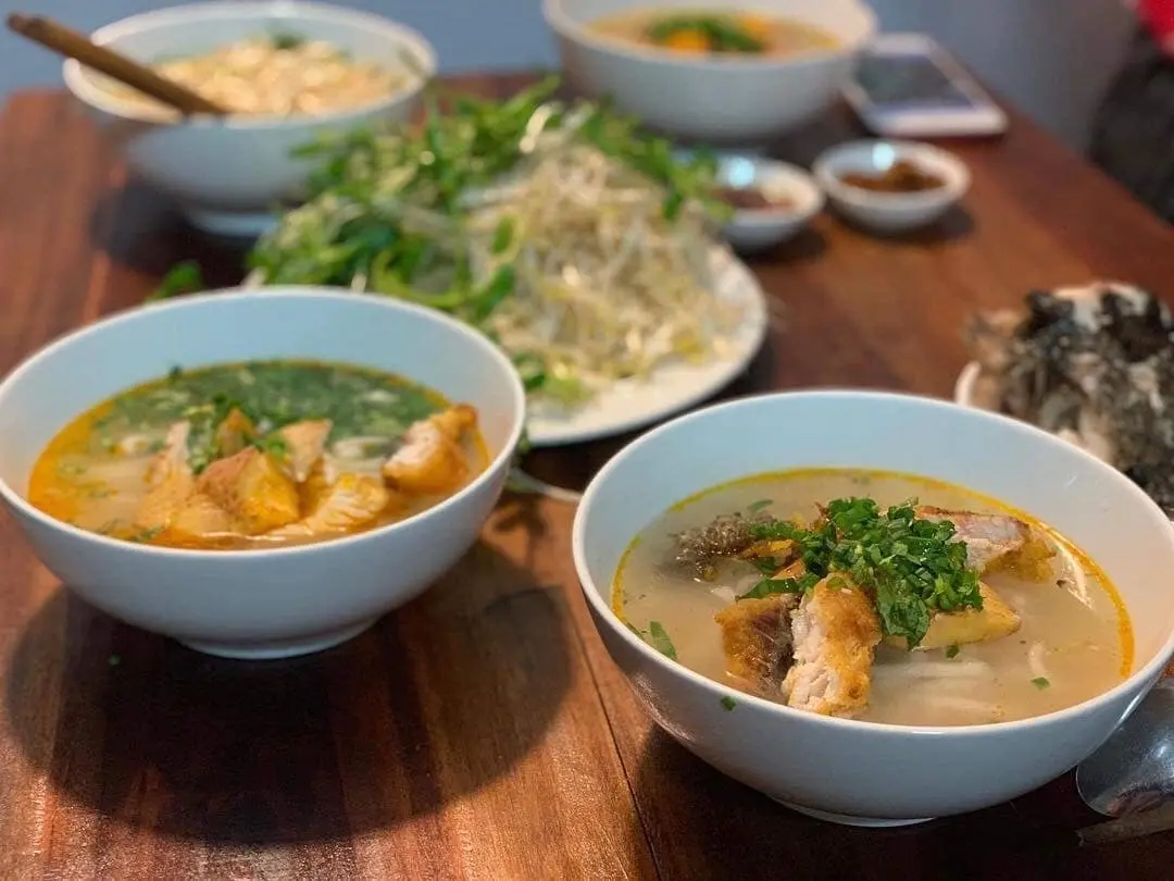 B&aacute;nh canh c&aacute; l&oacute;c - M&oacute;n ăn thổi hồn v&agrave;o tinh hoa ẩm thực Đ&agrave; Lạt 7