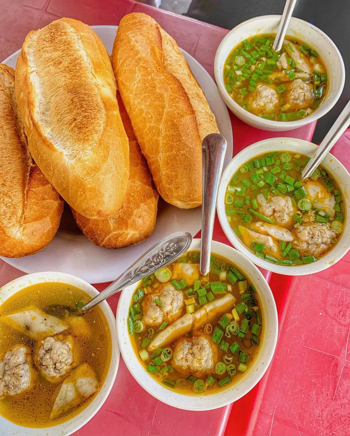 B&aacute;nh m&igrave; x&iacute;u mại Đ&agrave; Lạt - Độc đ&aacute;o ẩm thực xứ ng&agrave;n hoa 2