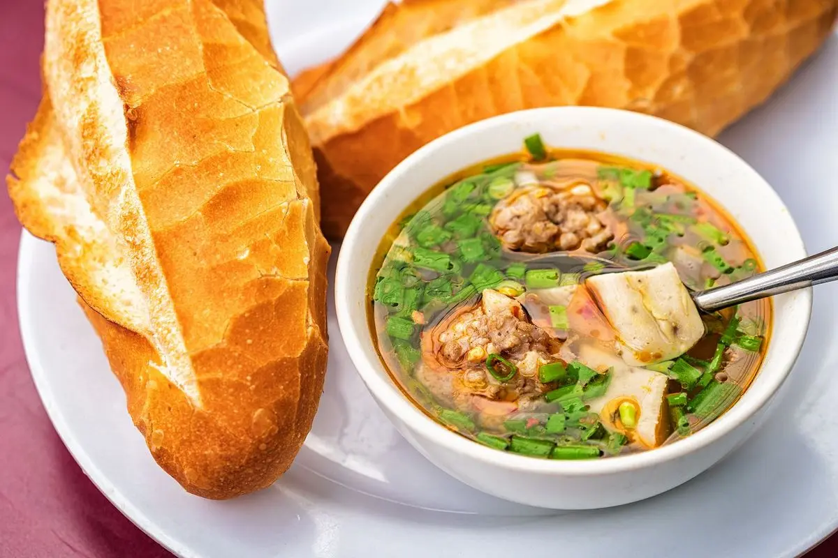 B&aacute;nh m&igrave; x&iacute;u mại Đ&agrave; Lạt - Độc đ&aacute;o ẩm thực xứ ng&agrave;n hoa 9