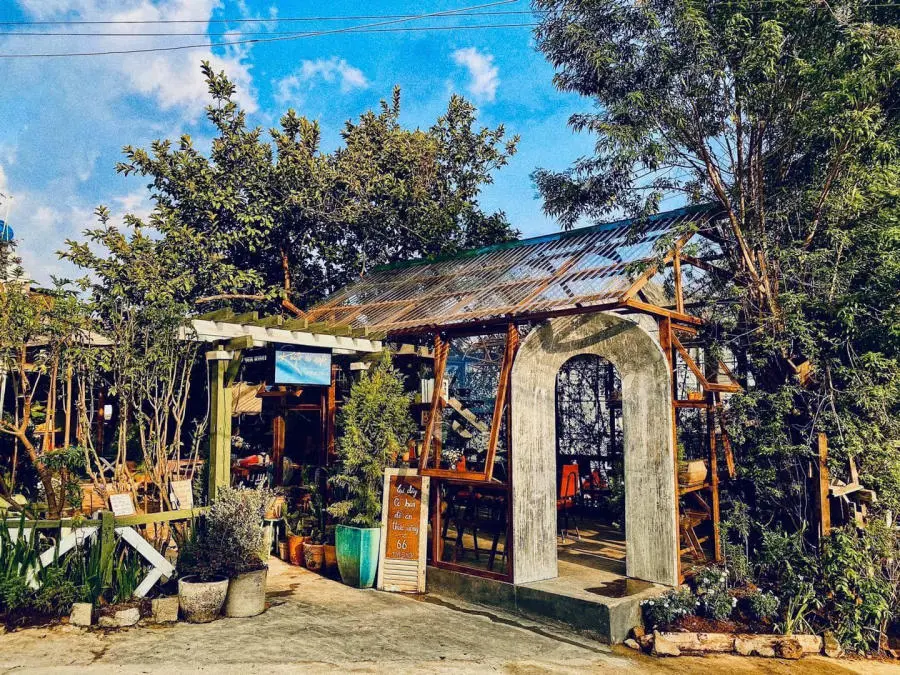 C&aacute;c tiệm c&agrave; ph&ecirc; ở Đ&agrave; Lạt mở cả ng&agrave;y lẫn tối, bạn lưu lại ngay nh&eacute; 4