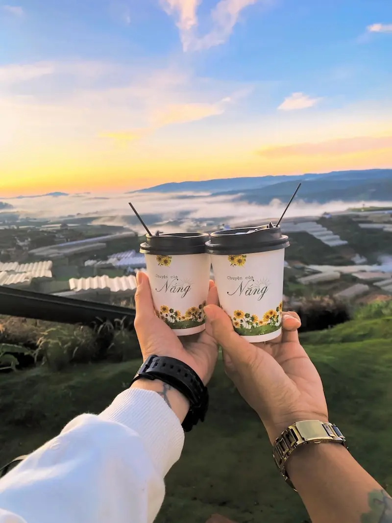 Chuyện của Nắng: Kh&ocirc;ng gian cafe y&ecirc;n b&igrave;nh giữa l&ograve;ng Đ&agrave; Lạt 7