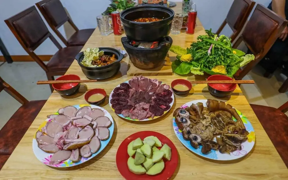 Để MIA.vn dắt bạn đến top 8 qu&aacute;n lẩu ngon tại Đ&agrave; Lạt 16