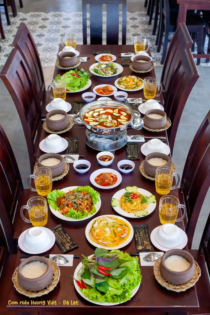Đến nhà hàng cơm niêu Hương Việt để quây quần bên mâm cơm gia đình ấm cúng giữa lòng Đà Lạt 5
