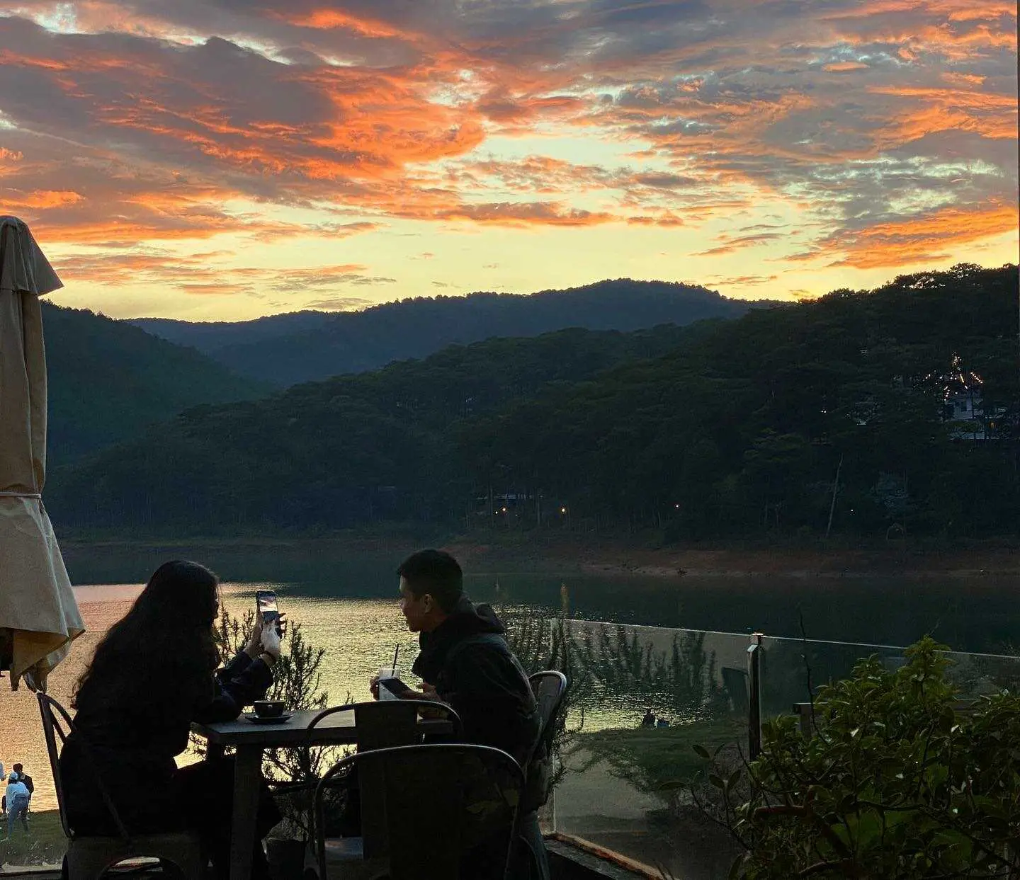 Đến The Seen House Coffee v&agrave; ngắm hồ Tuyền L&acirc;m đẹp như tranh thủy mặc 26