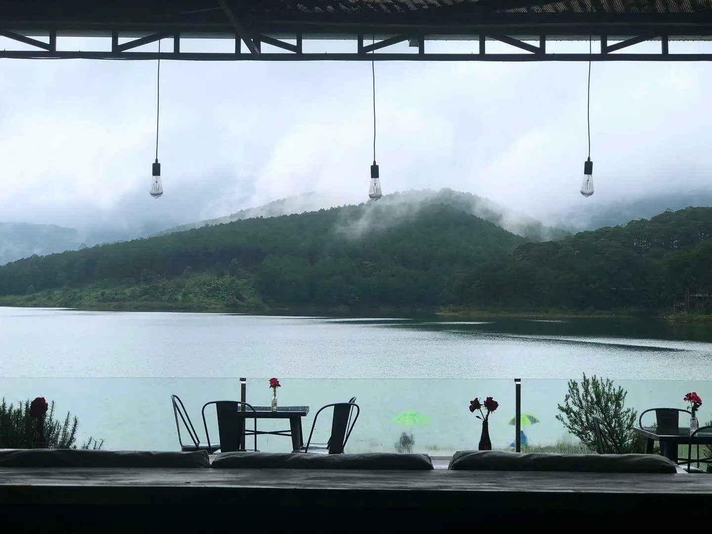 Đến The Seen House Coffee v&agrave; ngắm hồ Tuyền L&acirc;m đẹp như tranh thủy mặc 8