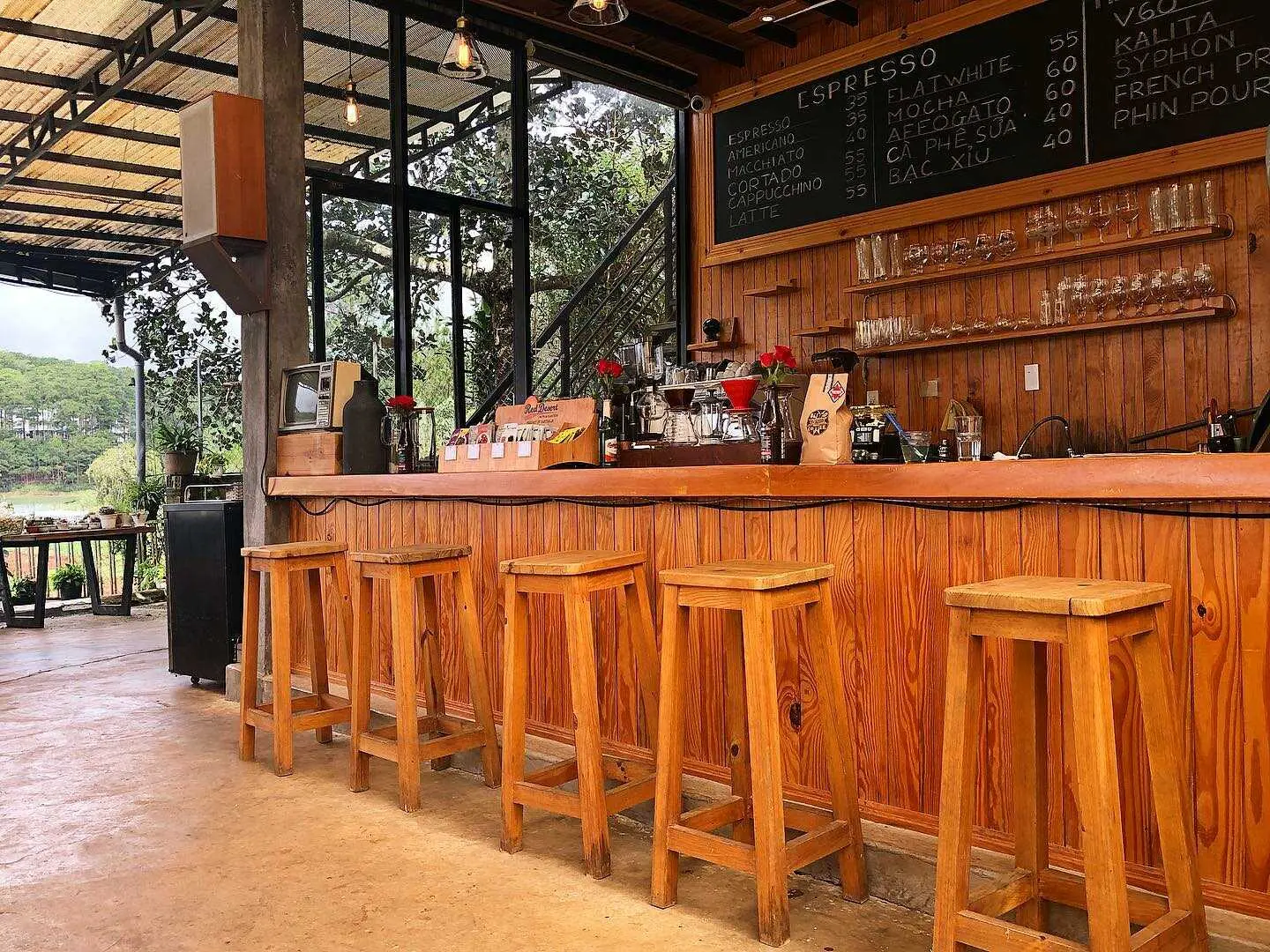 Đến The Seen House Coffee v&agrave; ngắm hồ Tuyền L&acirc;m đẹp như tranh thủy mặc 18