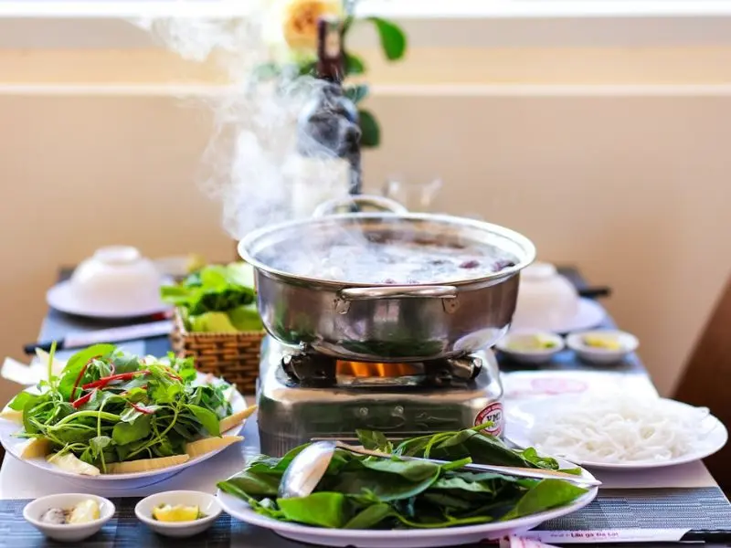 Điểm danh 10 quán lẩu gà lá é Đà Lạt nổi tiếng ngon và đáng thử nhất 4