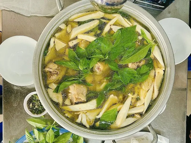 Điểm danh 10 quán lẩu gà lá é Đà Lạt nổi tiếng ngon và đáng thử nhất 5