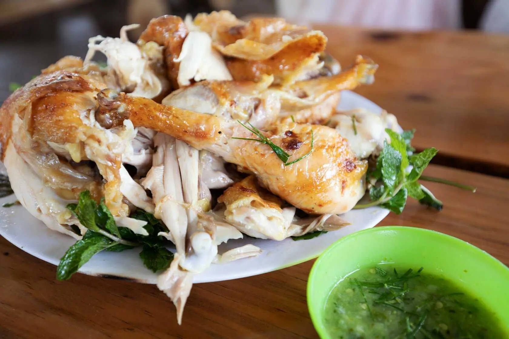 Gà nướng cơm lam – Món ăn dân dã không thể bỏ qua khi du lịch Đà Lạt 5