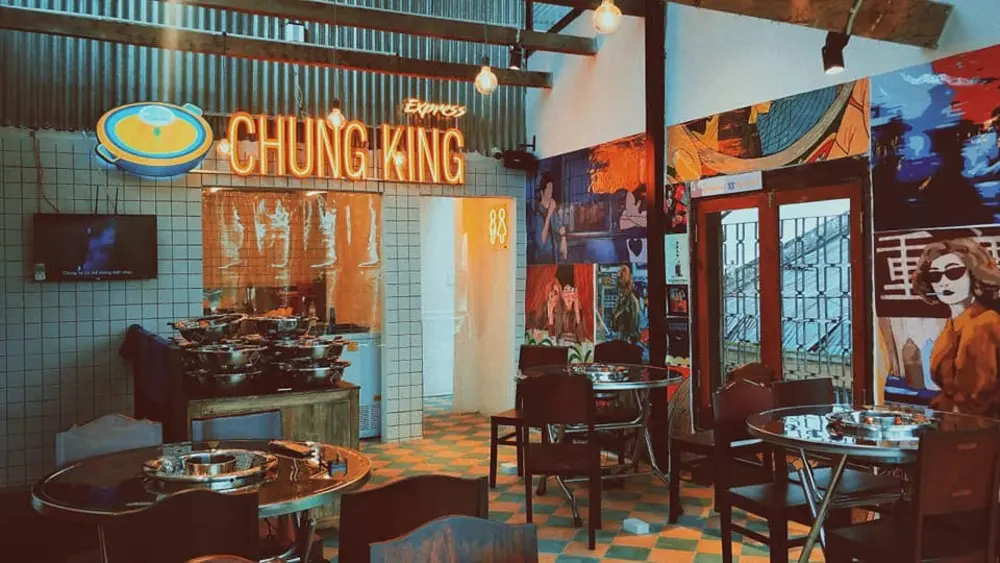 Gh&eacute; nh&agrave; h&agrave;ng Chungking Express thưởng thức một chiếc lẩu Hồng K&ocirc;ng giữa l&ograve;ng Đ&agrave; Lạt 3