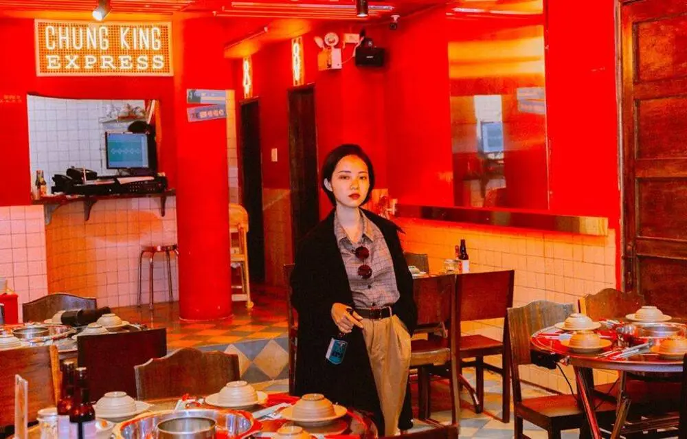Gh&eacute; nh&agrave; h&agrave;ng Chungking Express thưởng thức một chiếc lẩu Hồng K&ocirc;ng giữa l&ograve;ng Đ&agrave; Lạt 5