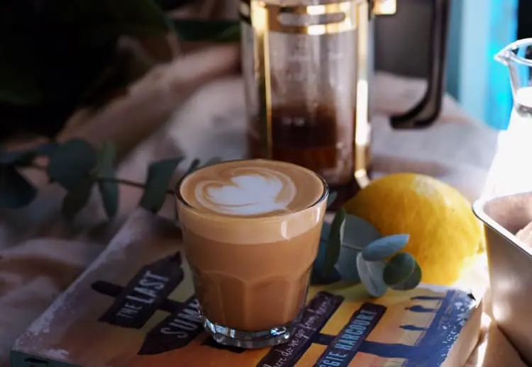 Gh&eacute; qu&aacute;n c&agrave; ph&ecirc; nhạc Trịnh độc đ&aacute;o mang t&ecirc;n S Coffee Roastery 12