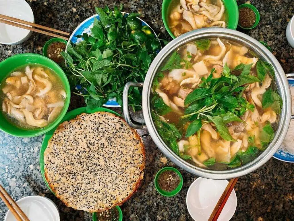 Kh&aacute;m ph&aacute; c&aacute;c m&oacute;n ăn trưa tại Đ&agrave; Lạt kh&ocirc;ng l&agrave;m bạn thất vọng 7