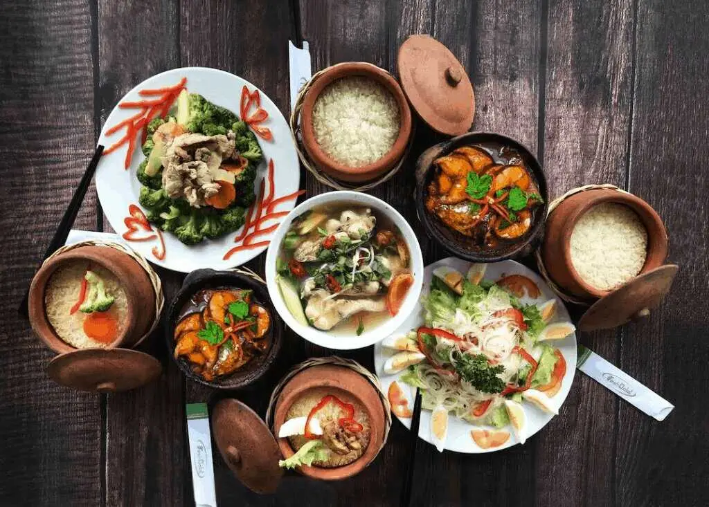 Kh&aacute;m ph&aacute; c&aacute;c m&oacute;n ăn trưa tại Đ&agrave; Lạt kh&ocirc;ng l&agrave;m bạn thất vọng 2