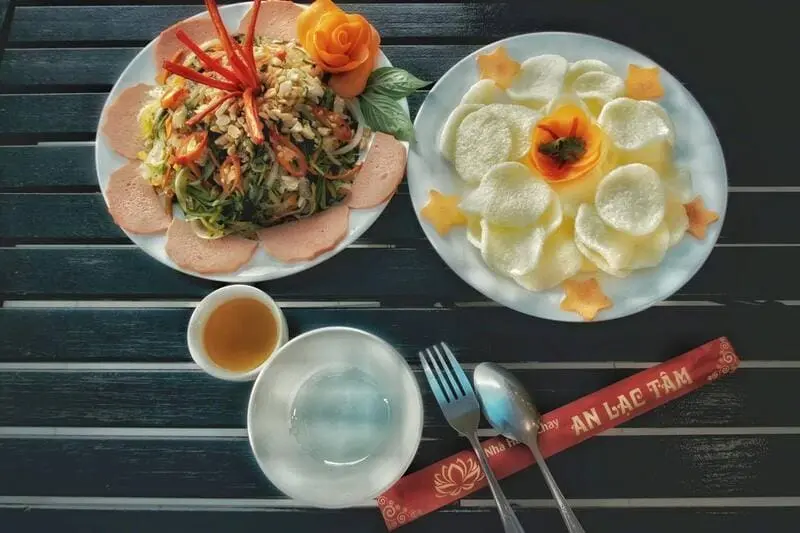 Kh&aacute;m ph&aacute; hương vị của 9 qu&aacute;n chay Đ&agrave; Lạt nổi tiếng gần xa 5