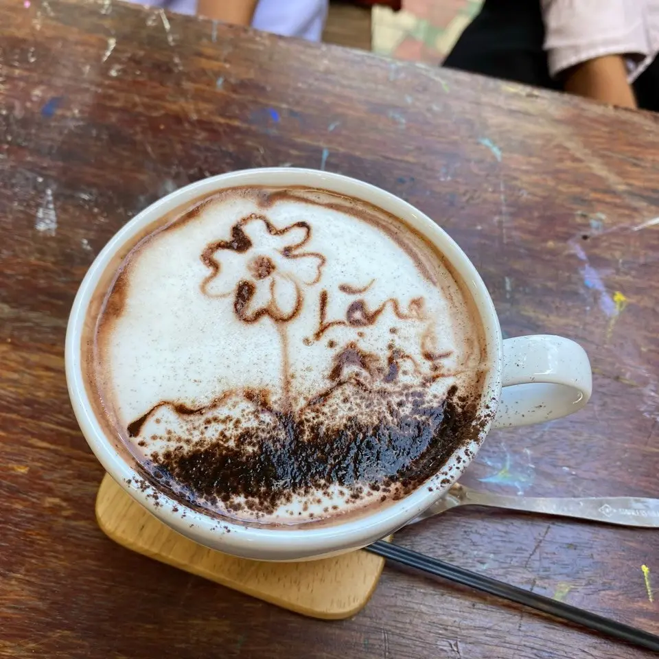 Lặng Art Cafe - Lặng y&ecirc;n trải nghiệm c&agrave; ph&ecirc; của những đứa trẻ khiếm th&iacute;nh giữa l&ograve;ng Đ&agrave; Lạt 11