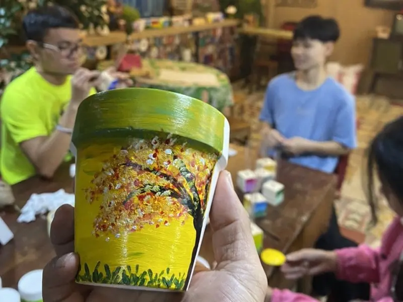 Lặng Art Cafe - Lặng y&ecirc;n trải nghiệm c&agrave; ph&ecirc; của những đứa trẻ khiếm th&iacute;nh giữa l&ograve;ng Đ&agrave; Lạt 12