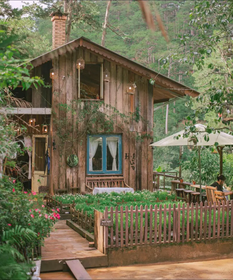 Lưng chừng cafe, g&oacute;c nhỏ b&igrave;nh y&ecirc;n giữa n&uacute;i rừng thơ mộng 2