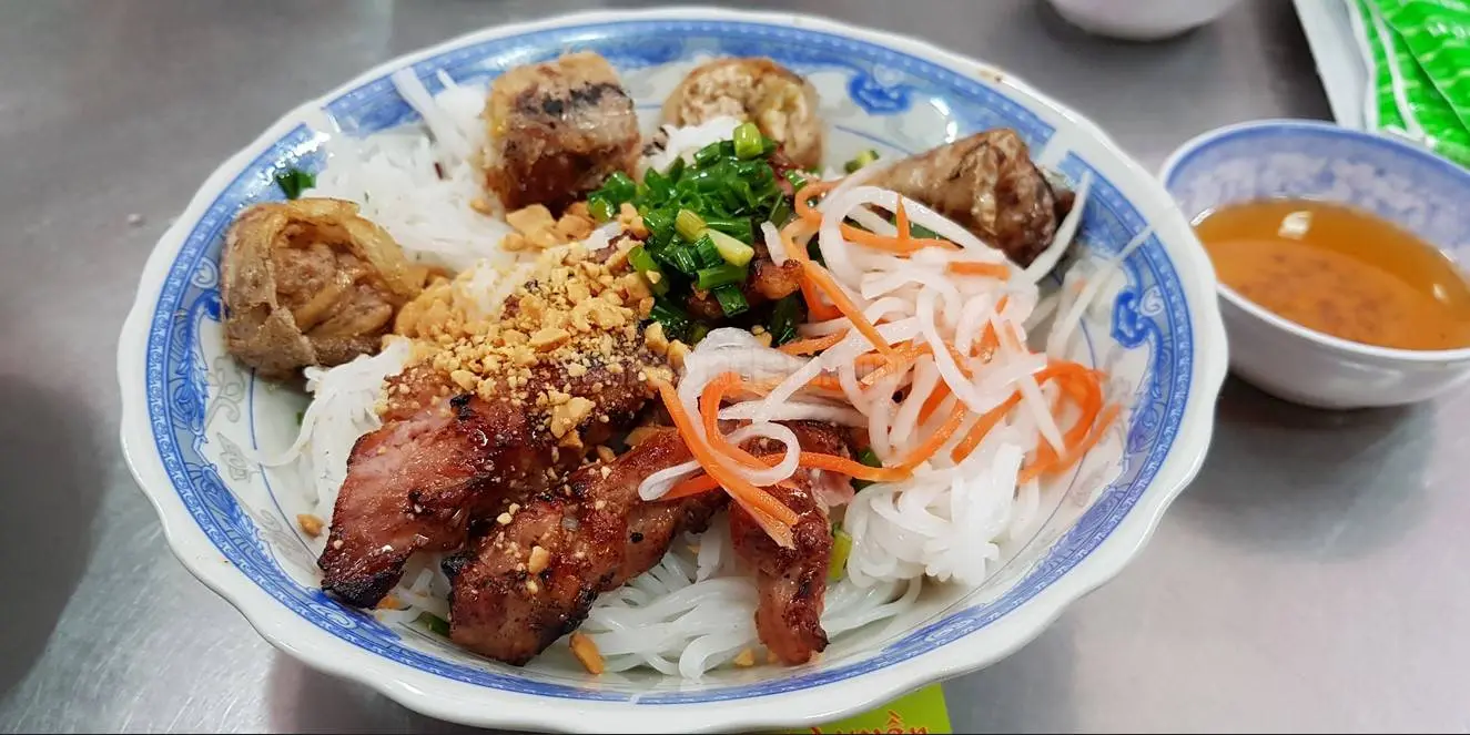 M&aacute;ch bạn địa chỉ c&aacute;c qu&aacute;n b&uacute;n thịt nướng ở Đ&agrave; Lạt ngon bổ rẻ 8