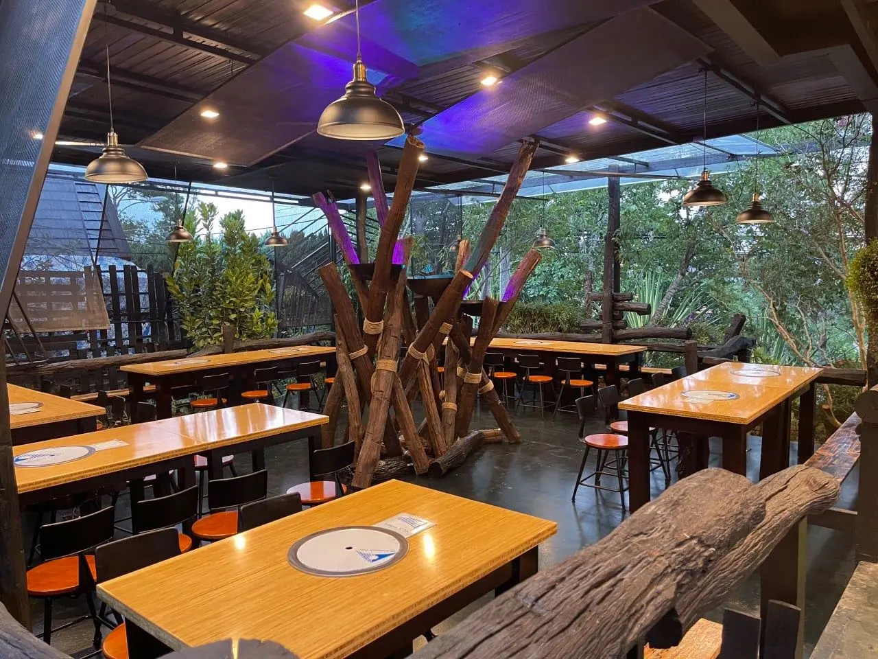 May Restaurant Da Lat - Kh&ocirc;ng gian ấm c&uacute;ng, đậm đ&agrave; hương vị Việt 4