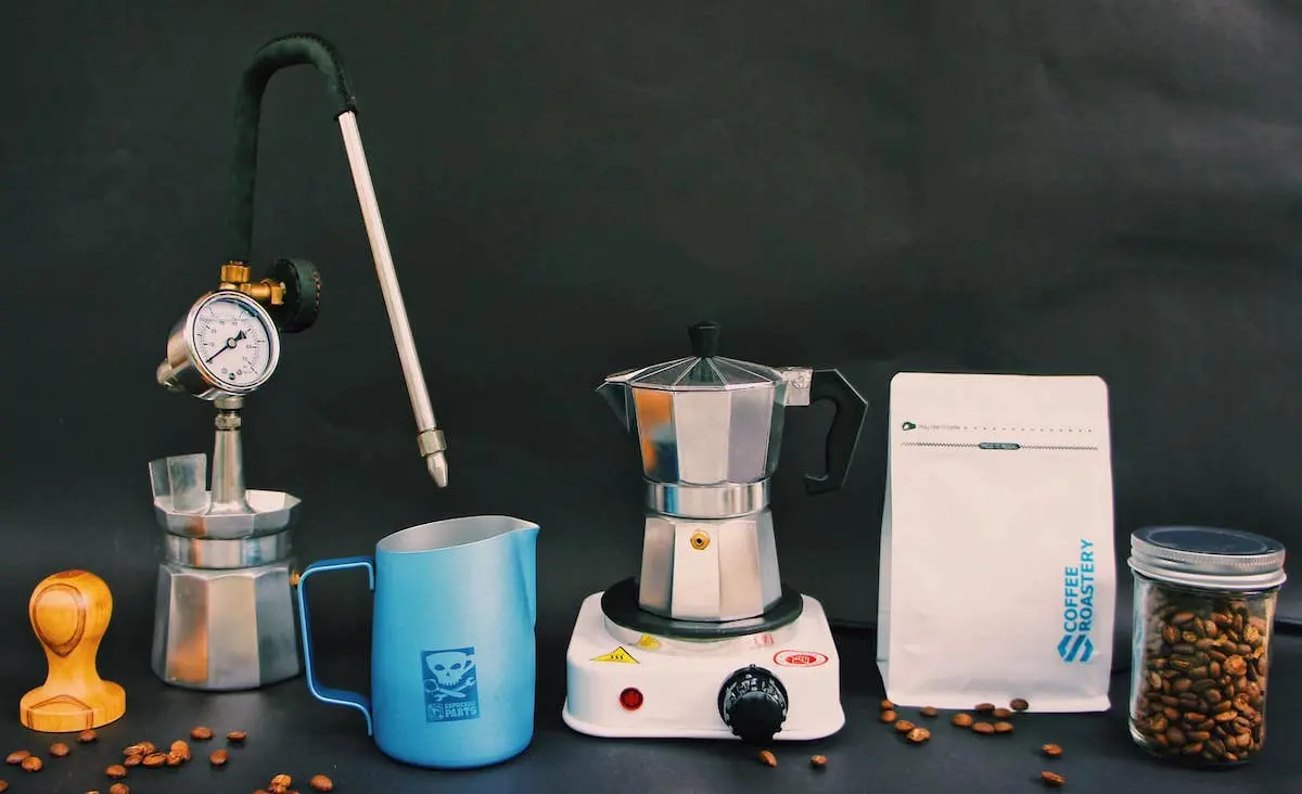 Thưởng thức c&agrave; ph&ecirc; rang xay b&igrave;nh d&acirc;n tại S Coffee Roastery 11