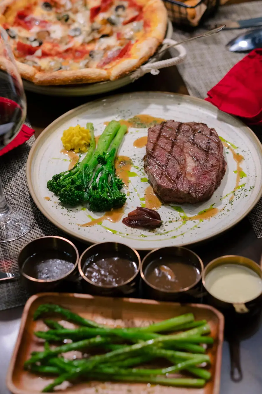 Thưởng thức Steak Ngon với mức gi&aacute; b&igrave;nh d&acirc;n giữa l&ograve;ng Đ&agrave; Lạt 5