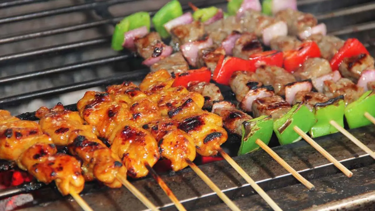 Thưởng thức xi&ecirc;n que nướng giữa c&aacute;i se se lạnh Đ&agrave; Lạt 2