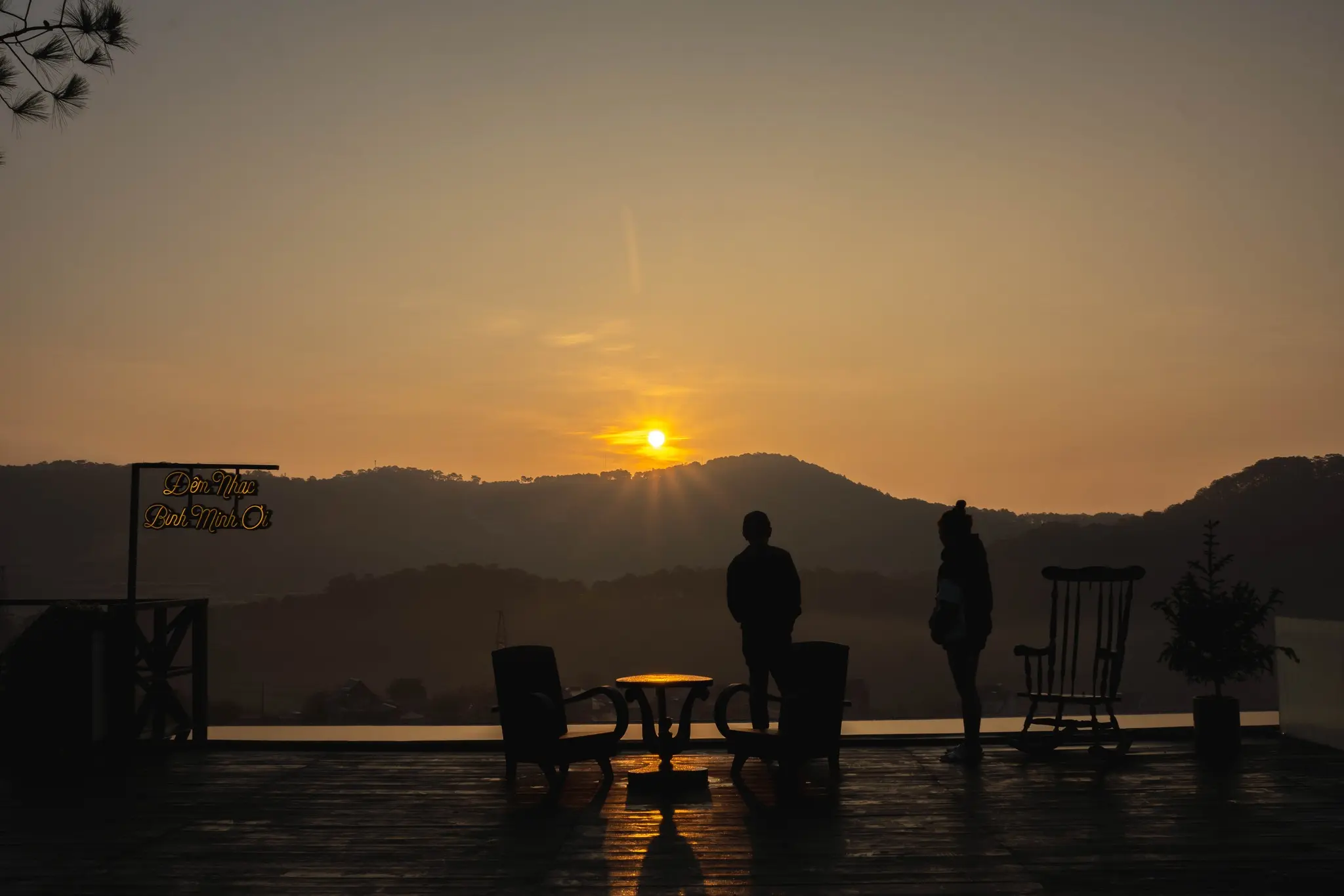 Tiệm c&agrave; ph&ecirc; B&igrave;nh Minh Ơi, chốn thi&ecirc;n đường săn m&acirc;y cực chill 4