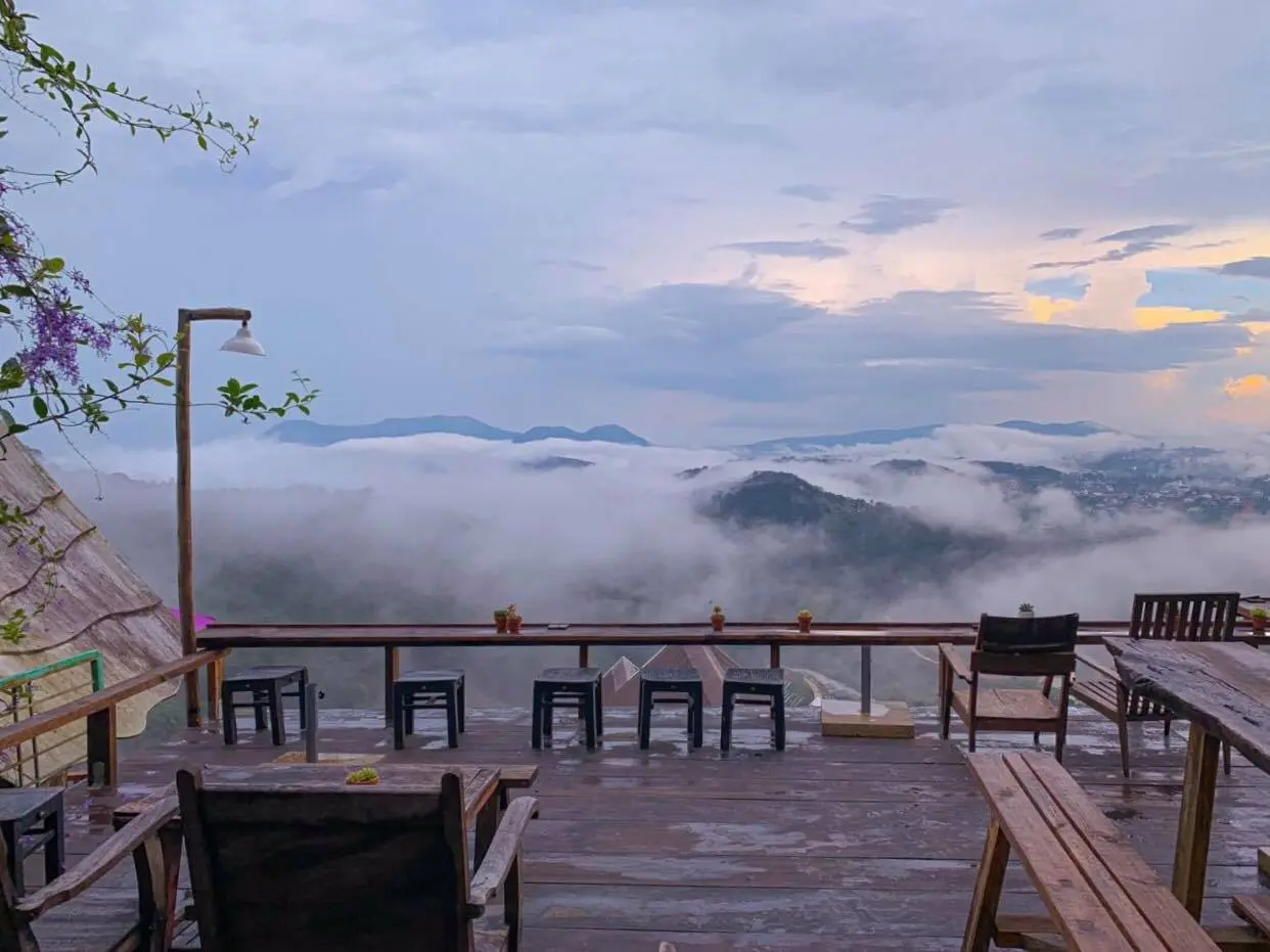 Tiệm c&agrave; ph&ecirc; Cheo Veooo - Nơi cho những du kh&aacute;ch &ldquo;ch&ecirc;nh v&ecirc;nh&rdquo; 4