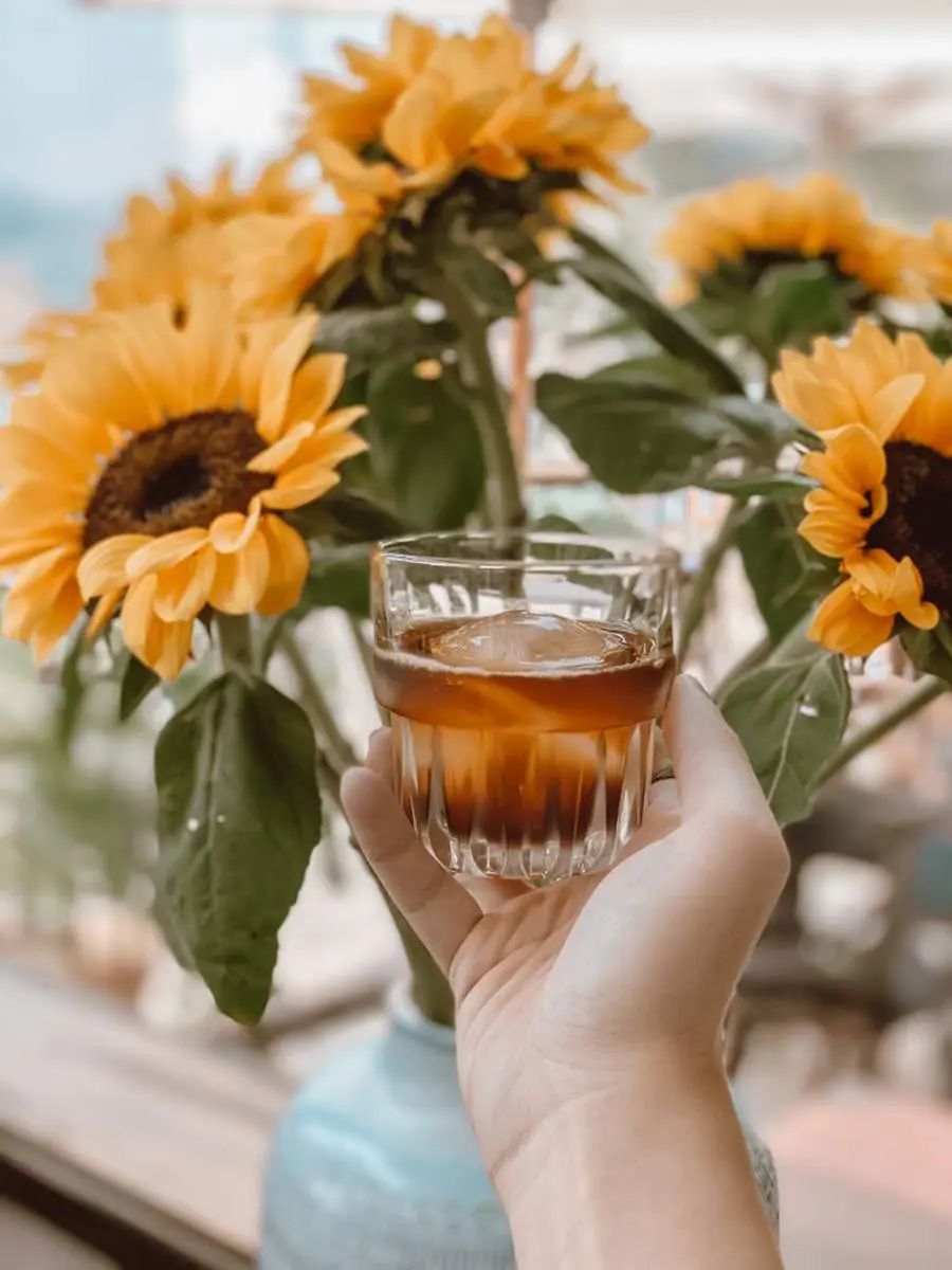 Tiệm c&agrave; ph&ecirc; Ph&iacute;a T&acirc;y Mặt Trời vừa xuất hiện đ&atilde; kịp g&acirc;y nhớ thương 15