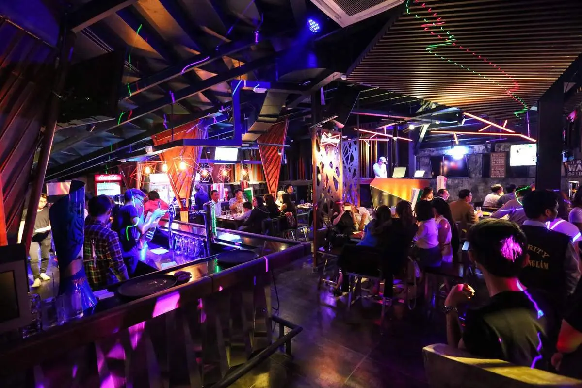 Top 6 qu&aacute;n bar Đ&agrave; Lạt gi&aacute; si&ecirc;u ưu đ&atilde;i chỉ từ 50.000 VNĐ 13