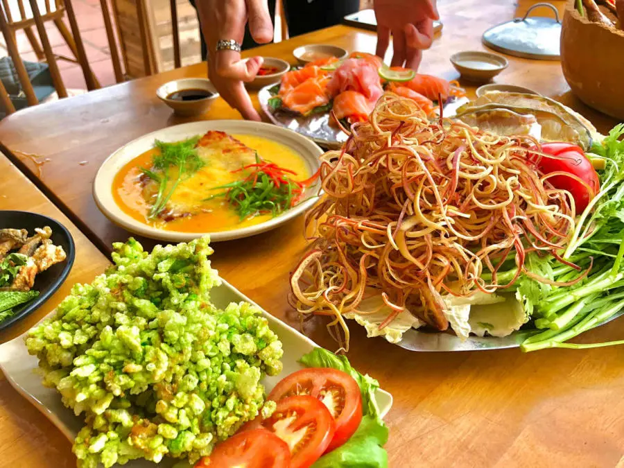 Trải nghiệm G&agrave; đập lu Hương Qu&aacute;n độc đ&aacute;o chốn phố n&uacute;i Đ&agrave; Lạt 6