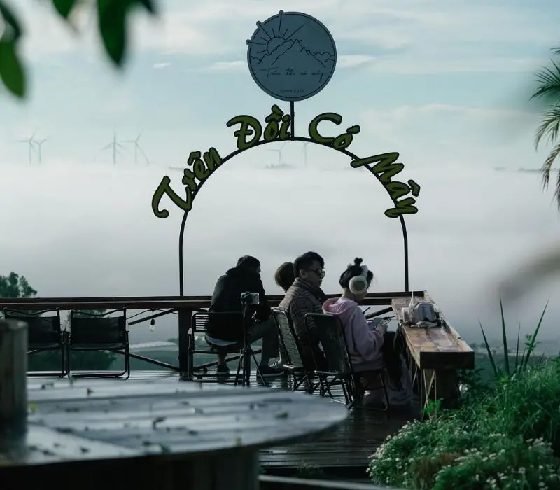 Tr&ecirc;n Đồi C&oacute; M&acirc;y Coffee Đ&agrave; Lạt, chốn chữa l&agrave;nh giữa rừng th&ocirc;ng 2
