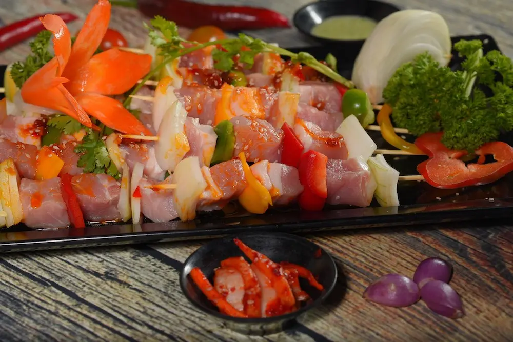 &Uacute;m ba la mở ra danh s&aacute;ch c&aacute;c qu&aacute;n buffet ngon tại Đ&agrave; Lạt m&agrave; du kh&aacute;ch n&ecirc;n nằm l&ograve;ng 7