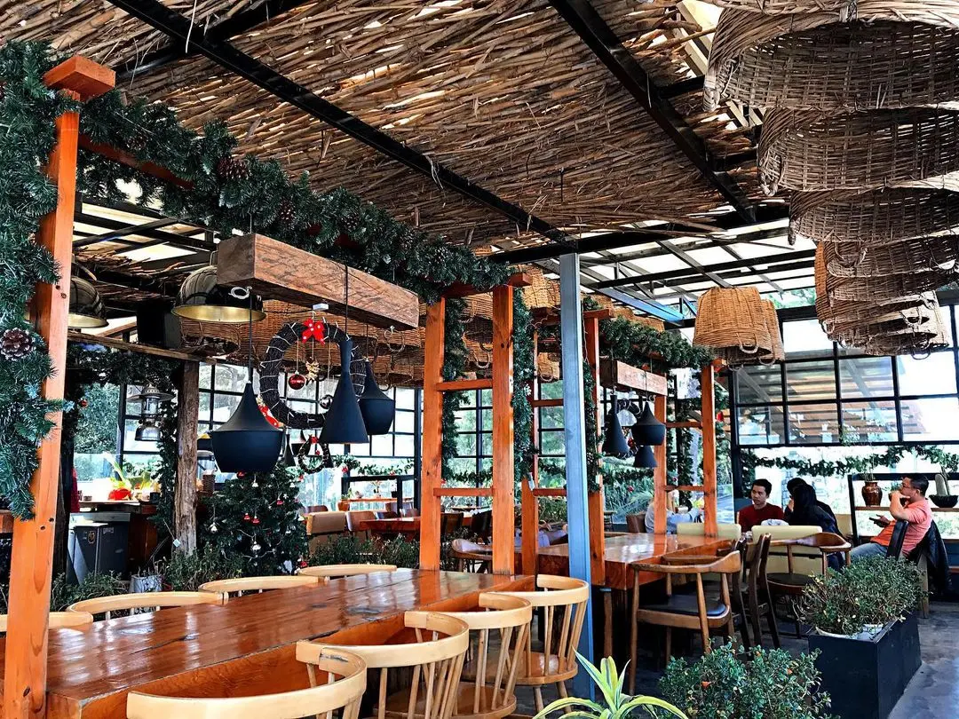 Up Coffee Đ&agrave; Lạt &ndash; Phong c&aacute;ch vintage h&uacute;t hồn giới trẻ Đ&agrave; Lạt 8