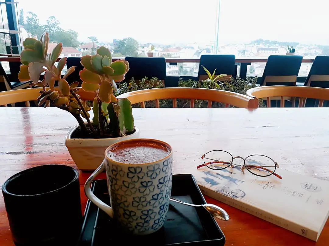 Up Coffee Đ&agrave; Lạt &ndash; Phong c&aacute;ch vintage h&uacute;t hồn giới trẻ Đ&agrave; Lạt 10