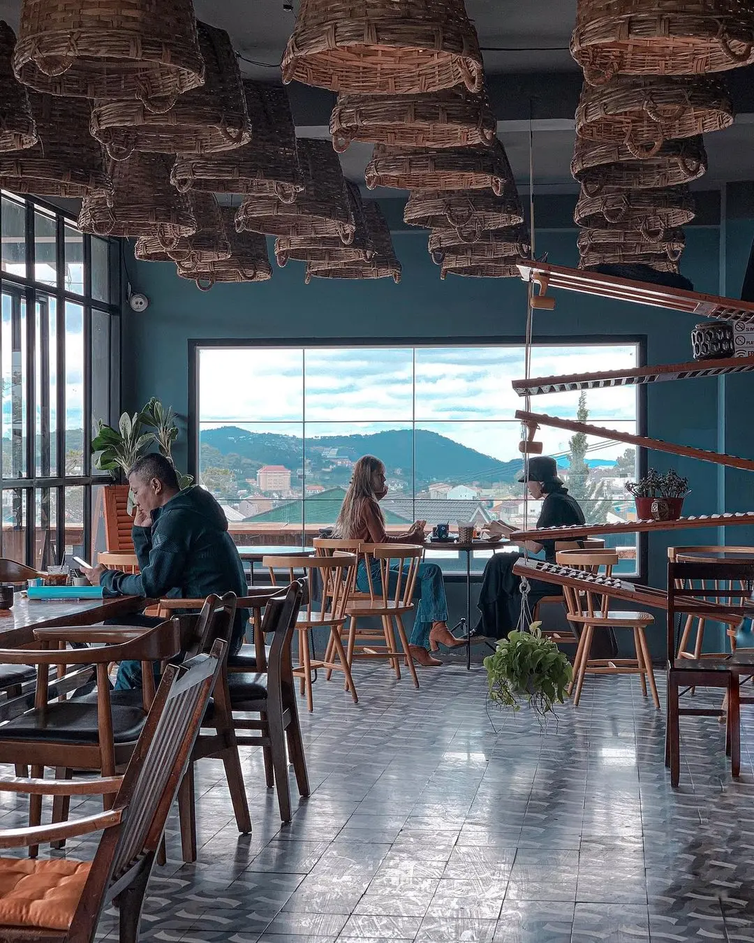 Up Coffee Đ&agrave; Lạt &ndash; Phong c&aacute;ch vintage h&uacute;t hồn giới trẻ Đ&agrave; Lạt 4