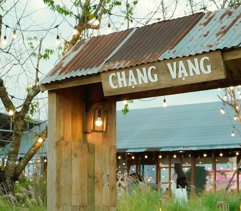 Khám phá Chạng Vạng Coffee & BBQ có gì đặc sắc?