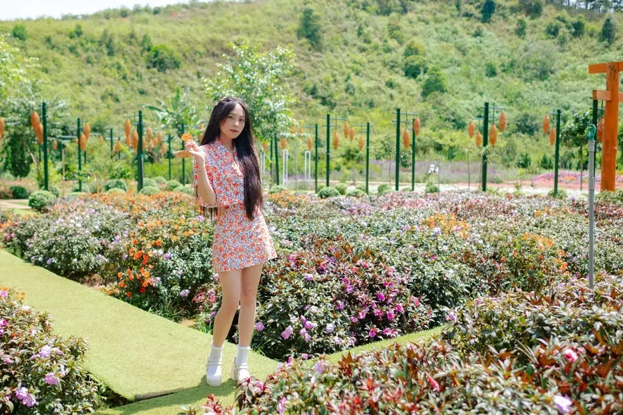 Check-in KDL Th&uacute;y Thuận c&ugrave;ng những bức ảnh của c&ocirc; n&agrave;ng Văn Tuyết Vy 3