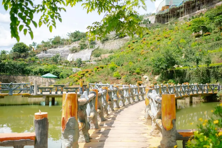 Check-in KDL Th&uacute;y Thuận c&ugrave;ng những bức ảnh của c&ocirc; n&agrave;ng Văn Tuyết Vy 4