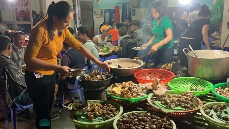Chợ đ&ecirc;m Đ&agrave; Lạt c&oacute; g&igrave; hấp dẫn? Review chi tiết từ A-Z 9