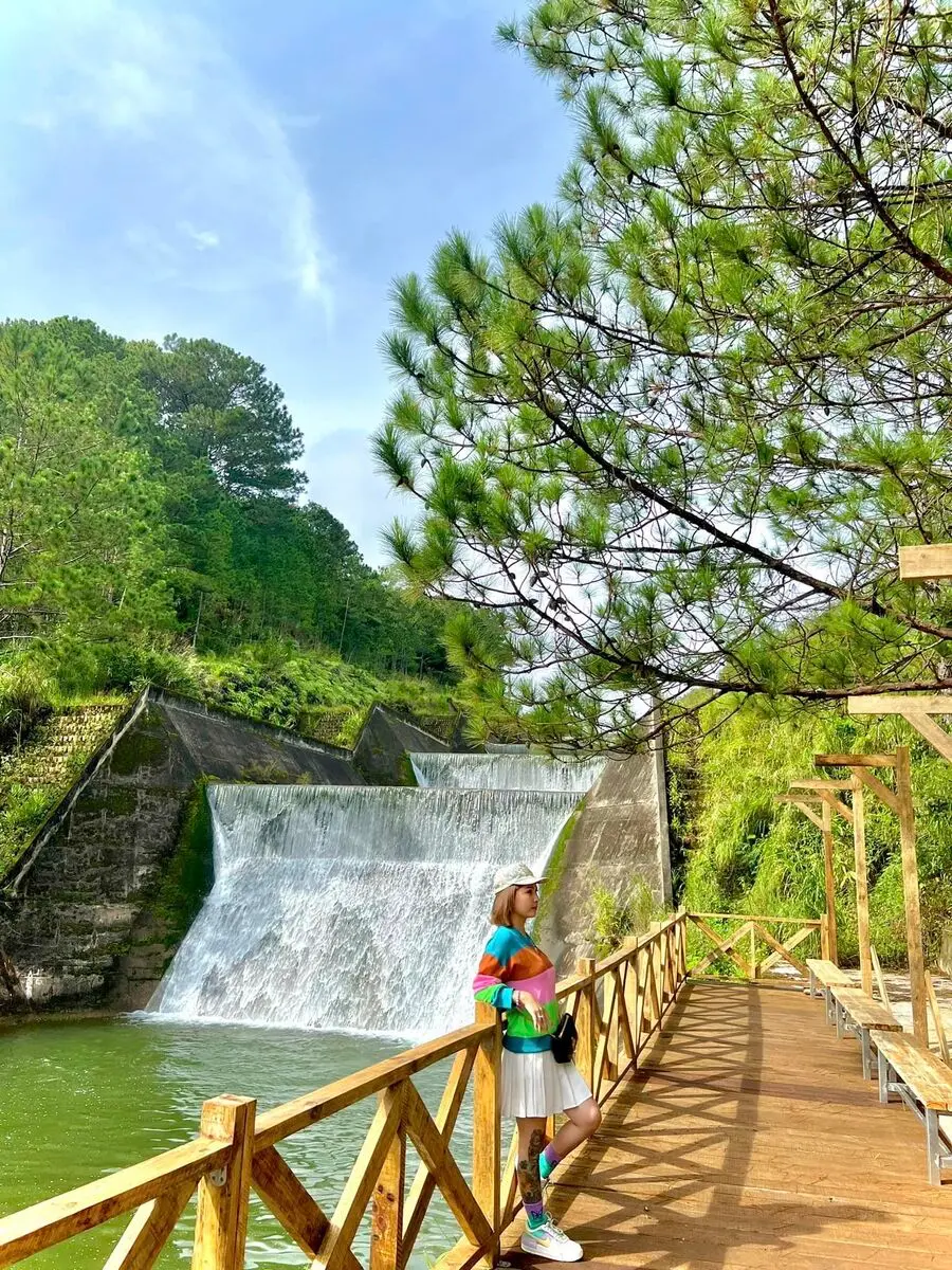 Đập tr&agrave;n Hồ Tuyền L&acirc;m, vẻ đẹp thanh m&aacute;t giữa l&ograve;ng Đ&agrave; Lạt 3