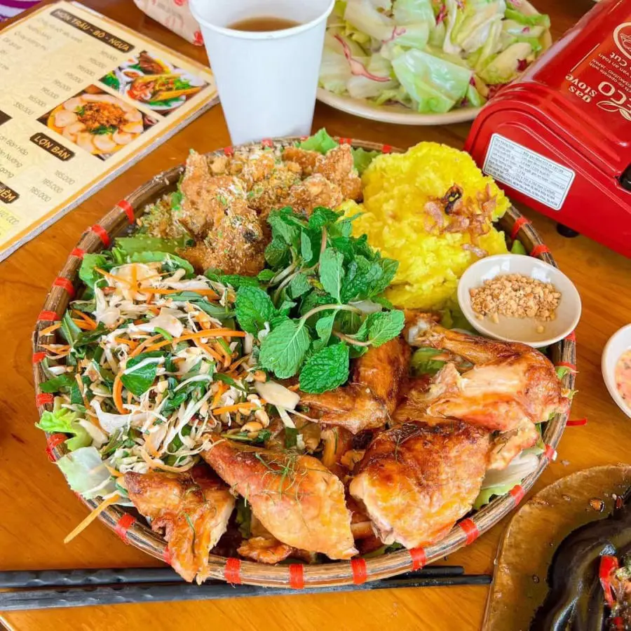 H&ograve;a m&igrave;nh v&agrave;o Chợ Phi&ecirc;n Qu&aacute;n mang đậm phong c&aacute;ch v&ugrave;ng cao T&acirc;y Bắc 9