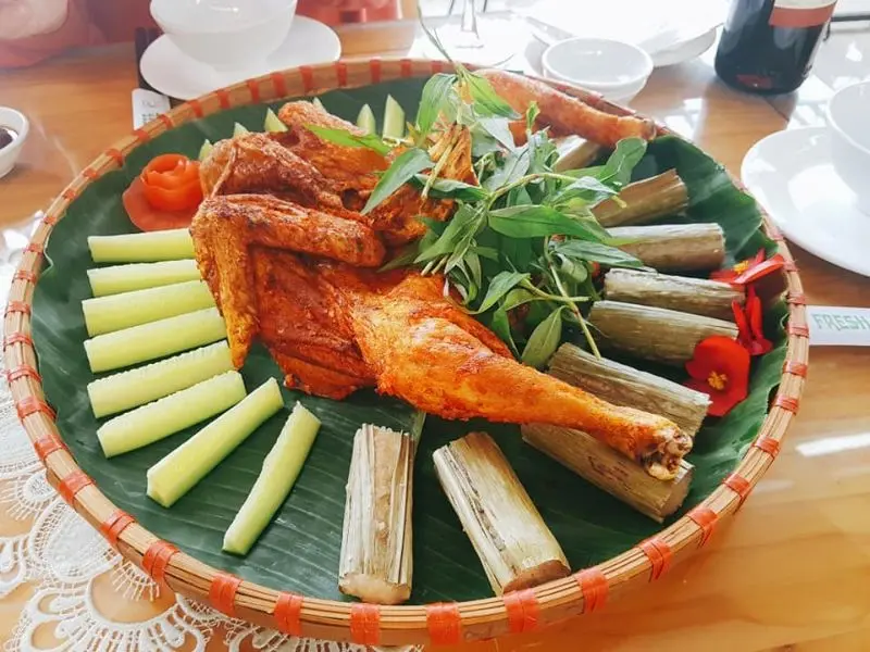L&agrave;ng C&ugrave; Lần Đ&agrave; Lạt - Chuyến phi&ecirc;u lưu v&agrave;o thế giới cổ t&iacute;ch 19