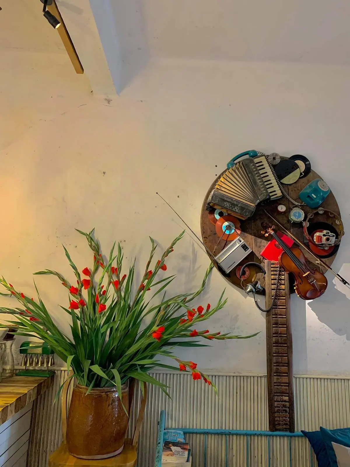 Review Bicyle Up Cafe - Qu&aacute;n cafe với kh&ocirc;ng gian retro đặc biệt giữa l&ograve;ng Đ&agrave; Lạt 3
